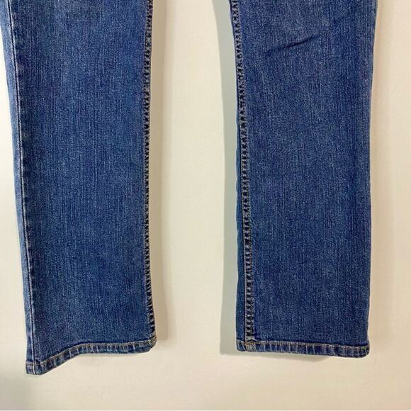 Woolrich Women’s Casual Medium Wash Denim Jeans Medium Blue Size 4 Petite EUC - Picture 3 of 7